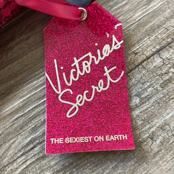 Victoria’s Secret Sachet Sequence Bag - Picture 2 of 6